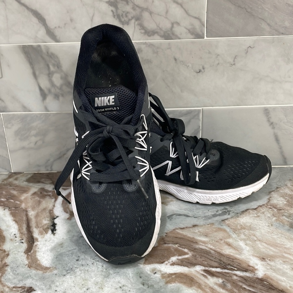 GUC Nike Air Zoom Winflo 3 Womens Running Shoes Sneakers Size 9.5